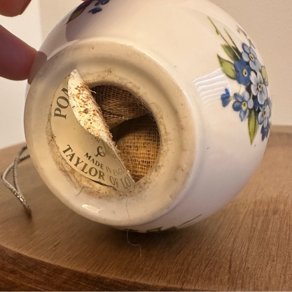 SOLD- Taylor of London Pomander Potpourri Ceramic Ball Floral Ornament England - Picture 5 of 10
